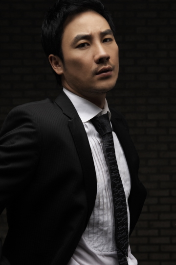 Uhm Tae-woong (엄태웅)