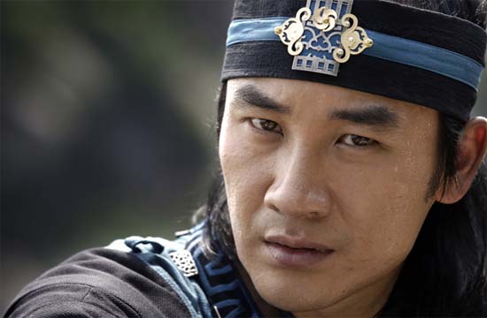 Uhm Tae-woong (엄태웅)
