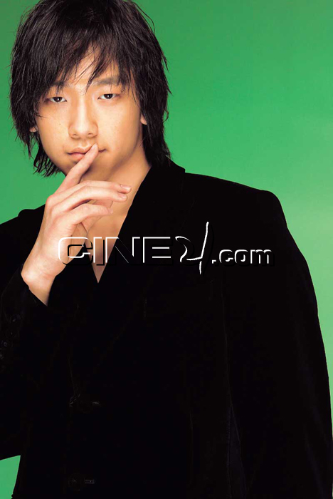 Jung Ji-hoon (정지훈) or Rain (비)
