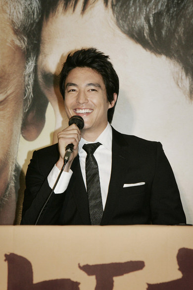 Daniel Henney