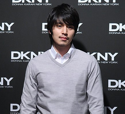 Lee Dong-Uk (이동욱)