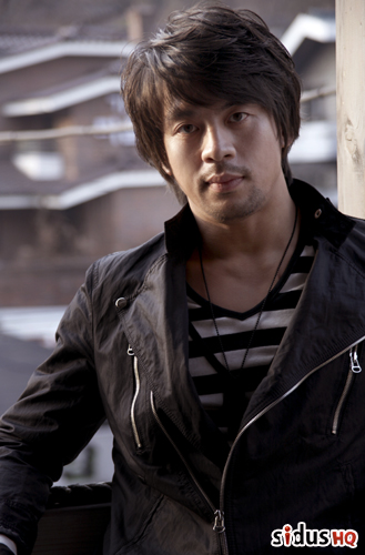 Kwon Oh-Jung (권오중)