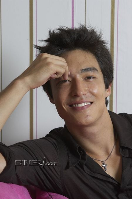 Daniel Henney