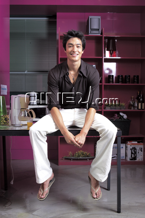 Daniel Henney