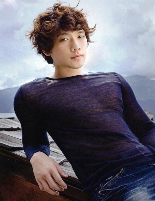 Jung Ji-hoon (정지훈) or Rain (비)