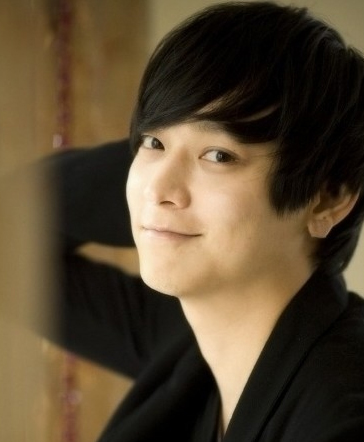 Gang Dong Won (강동원)